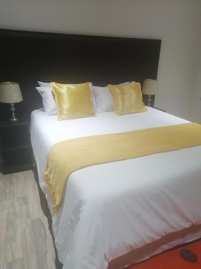 Lala Poa Guest House Klerksdorp Eksteriør bilde